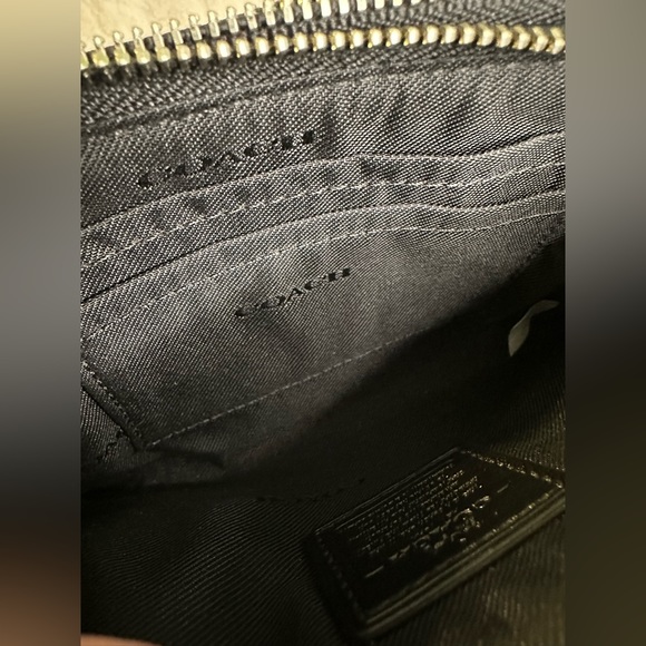 EUC COACH DOUBLE ZIP CANVAS WRISTLET IN BLACK AND GRAY - Picture 7 of 11